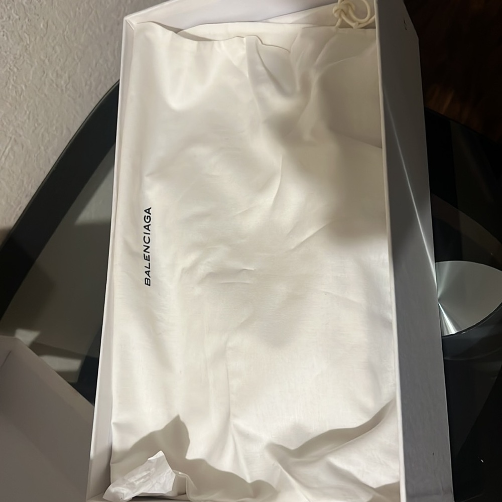 BALENCIAGA RACE RUNNERS‼️‼️ Size 40 - Picture 9 of 11
